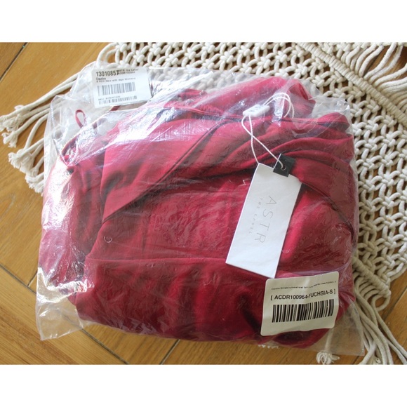 ASTR THE LABEL Fuschia NWT Claudina Womens Rouched Embellished Midi Dress Small - Picture 10 of 10